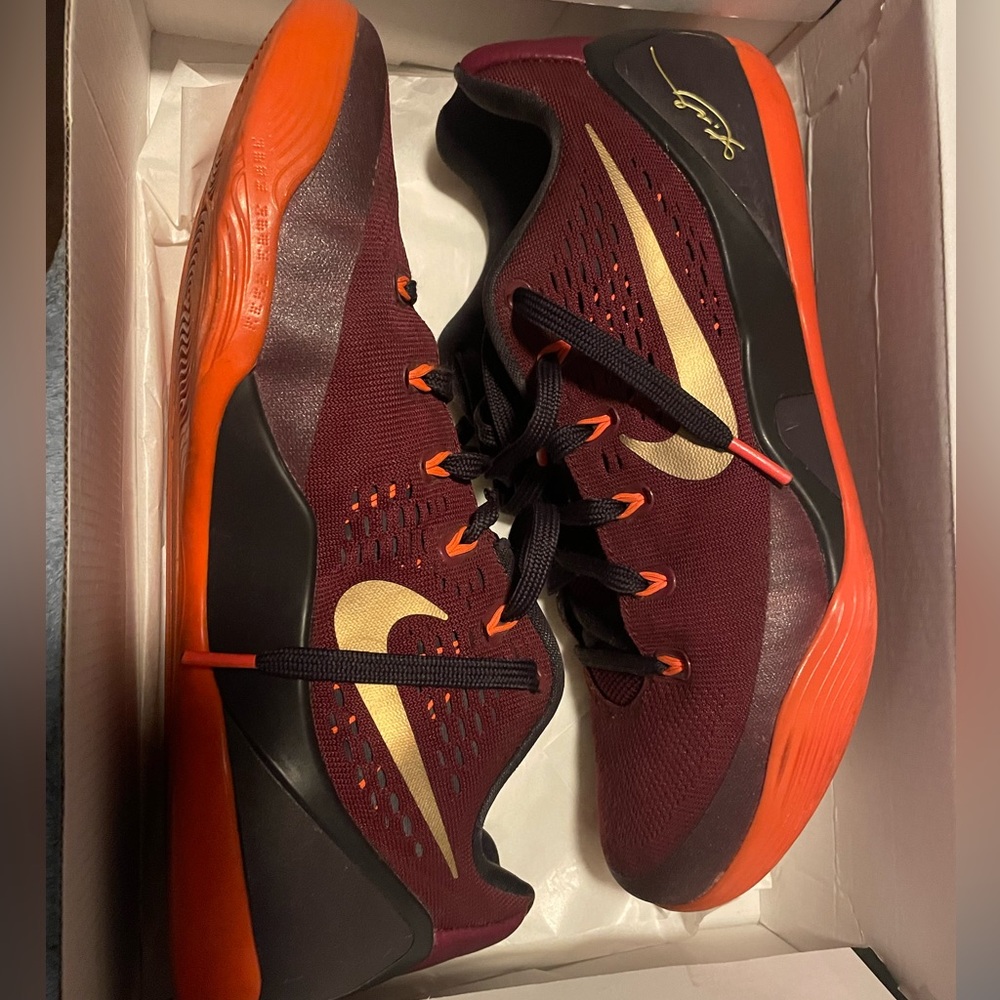 I only wear them to wear them I don’t hoop in them their good condition